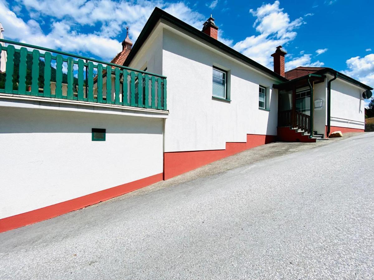 Living Inn Spital am Semmering Extérieur photo